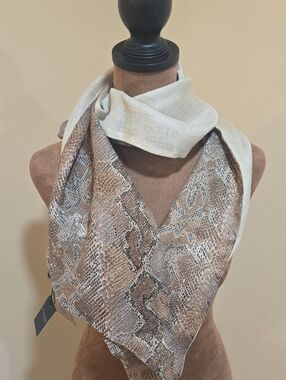 NWT! Burberry Brown and Tan Snakeskin LINEN Scarf